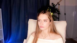 darelleeverist Webcam Porn Video [Chaturbate] - new, young, shy, 18, cute