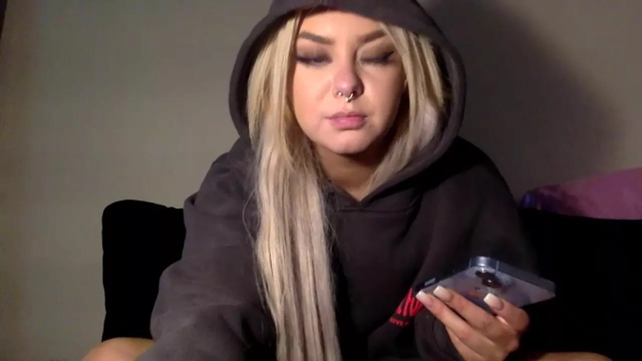 Watch blondebunnyx1 Webcam Porn Video [Chaturbate] - bigass, smalltits,  pierced, camshow