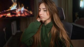 Lisa_Silver From Stripchat New Porn Video  - middle-priced-privates, smoking, emo, medium, brunettes
