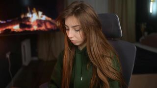 Lisa_Silver From Stripchat New Porn Video  - middle-priced-privates, smoking, emo, medium, brunettes