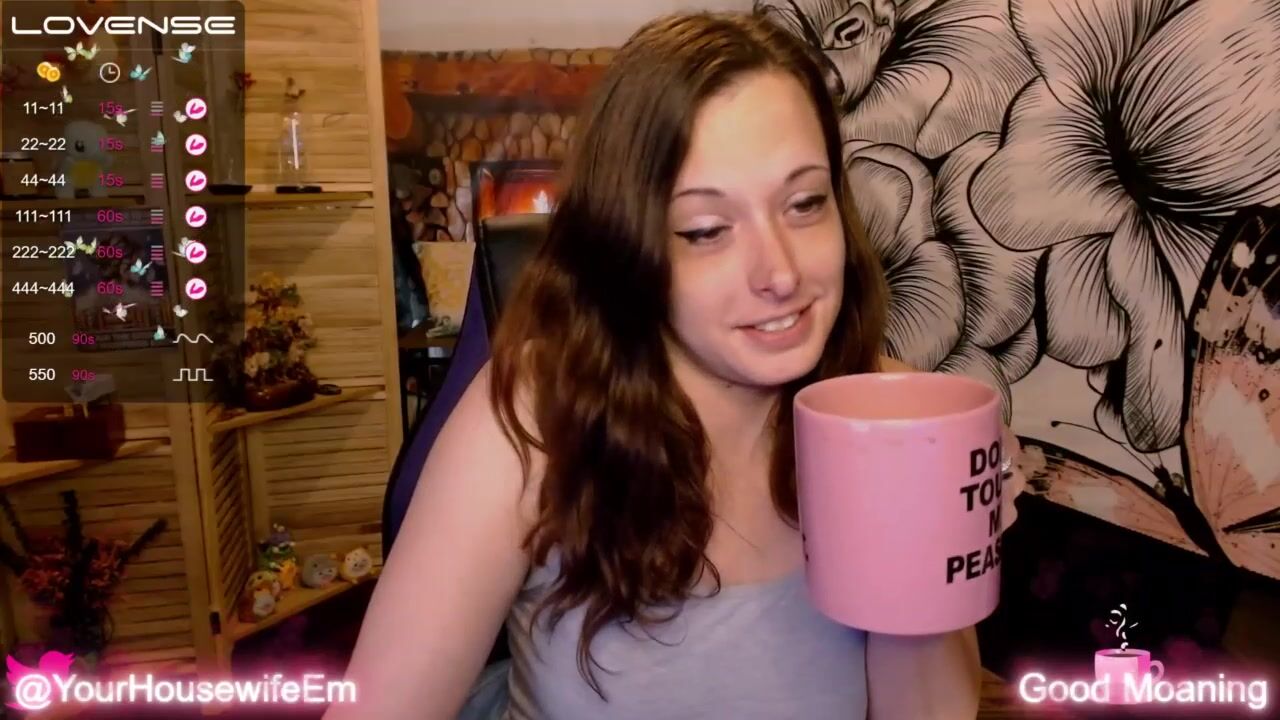 YourAmericanHousewife Webcam Porn Video Record [Stripchat]: tall, orgasm,  butt, longhair, jeans
