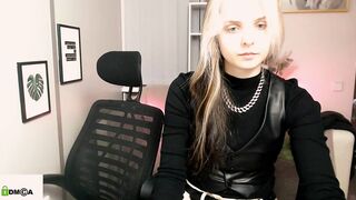anna_sunshines From Stripchat New Porn Video Leak - moderately-priced-cam2cam, middle-priced-privates, couples, glamour, middle-priced-privates-white
