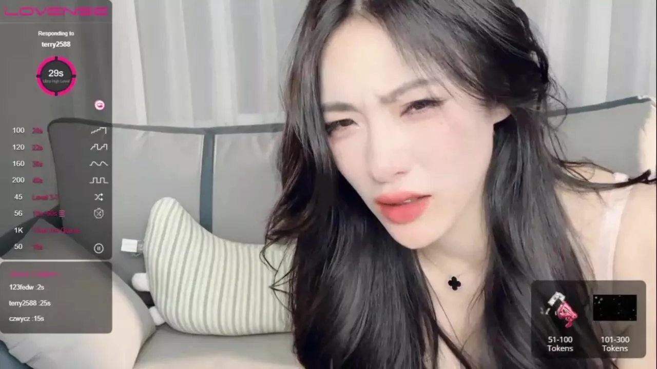 UuxiaocaiSheThe woman reaches her peakthe height of pleasure