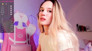 NeonShine Webcam Porn Video Record [Stripchat]: strapon, bigpussylips, fingering, australia