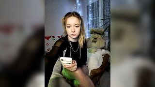 Watch Liligant From Stripchat Top Porn Video Record - big-ass-white, dildo-or-vibrator, shaven, topless-white, foot-fetish