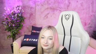 Ewa_Pearl From Stripchat Free Porn Video Leak - couples, girls, gym, smoke