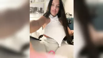 Watch lolabonitaofficial's Porn Video Collection ...