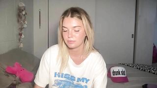 Watch littlemaryjane19 New Porn Video [Chaturbate] - feet, new, 18, squirt, teen thumbnail
