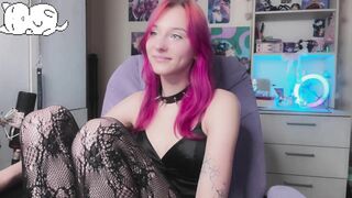 Nicole_Wildfire From Stripchat Best Porn Video Leak - handjob, cock-rating, young, romantic, white