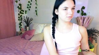 Hey_Caroline From Stripchat Top Porn Video Leak - facesitting, squirt-white, handjob-teens, lesbians, striptease-teens