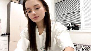 hoaarisa New Porn Video [Chaturbate] - new, shy, 18, skinny, teen
