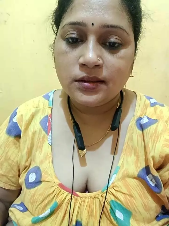 Mohini 420 Webcam Porn Video Record Stripchat thickass strip  