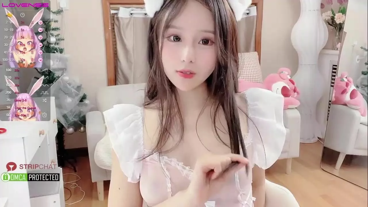 JennyJoice arousing glanceJennyJoice alluring eyesJennyJoice provocative look