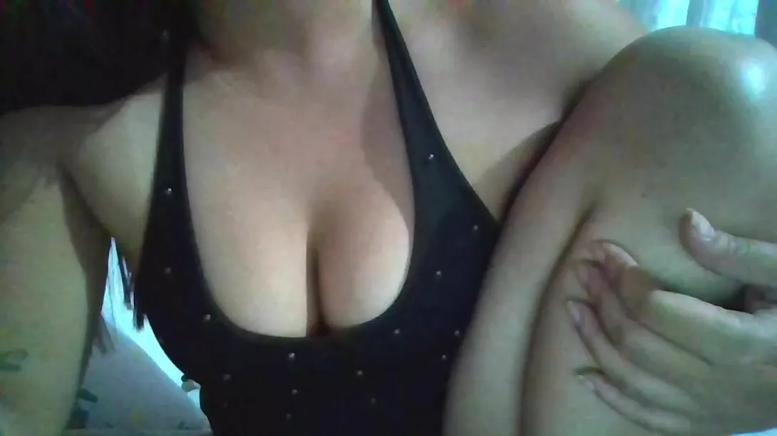 Black Bra Kissing Video - Mazikeen2 Webcam Porn Video Record [Stripchat] - fingering-latin, couples,  kissing, recordable-publics, twerk