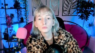 BeeElle New Porn Video [Stripchat] - small-audience, dirty-talk, piercings, couples, tattoos-white, petite-white, emo