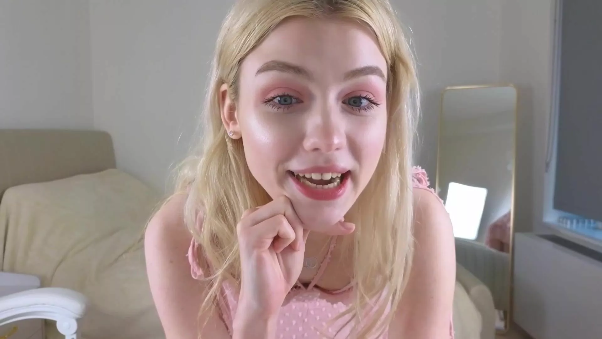 Elizabethmad-18-Skinny-Blonde-Naughty-Nonnude innocent non-nude pose