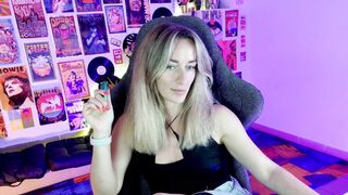 Watch RebeccaMartinez Webcam Porn Video [Stripchat] - blondes, milfs, erotic-dance, smoking, athletic