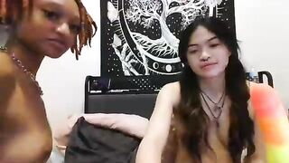 Watch skii_yee HD Porn Video [Chaturbate] - sexy, 18, 2girls, biglegs