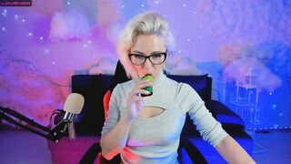 IzabelMartin Hot Porn Video [Stripchat] - foot-fetish, hd, blondes, smoking, facesitting