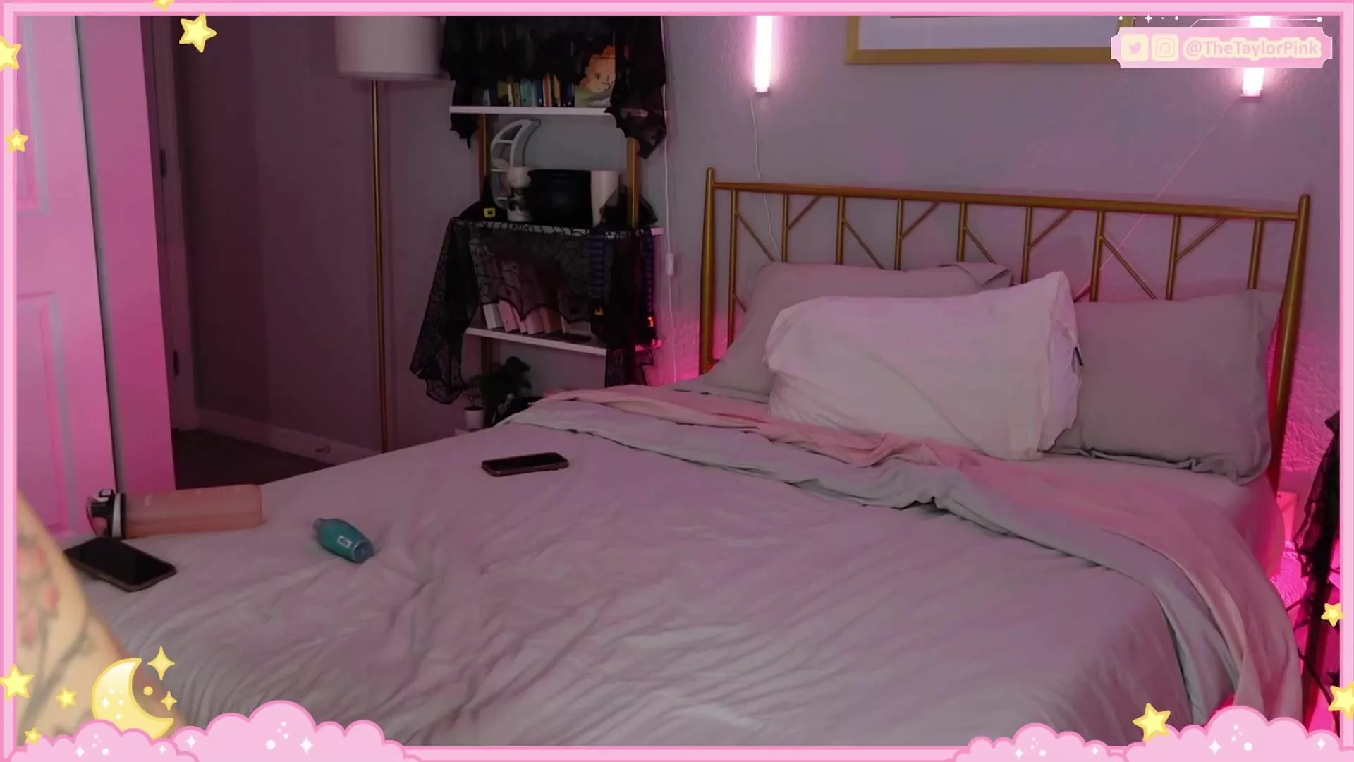 Taylorpink New Porn Video [Chaturbate] - feet, tattoo, buttplug, lovense,  squirt