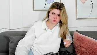 Watch Emilia-Young's Porn Video Collection. Emilia-Young Cam ...