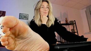 save_the_qween Hot Porn Video [Chaturbate] - feet, natural, milf, muscle, cute